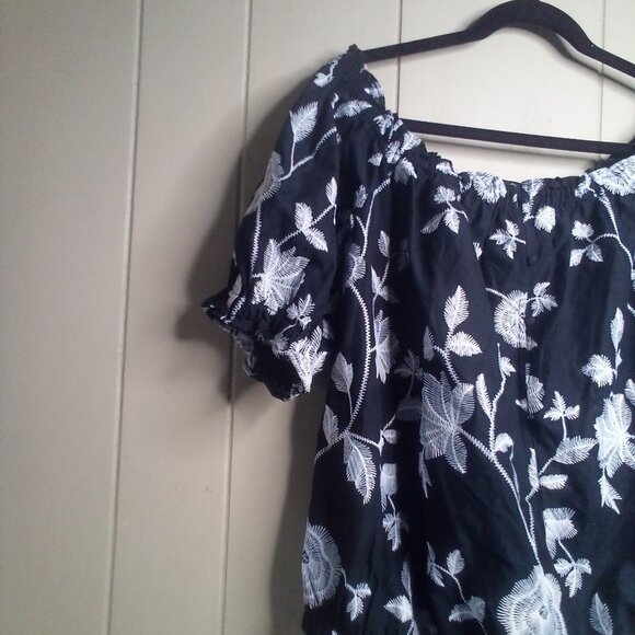 Who What Wear Blouse XXL Cropped Short Sleeve Black White Floral - Picture 10 of 13